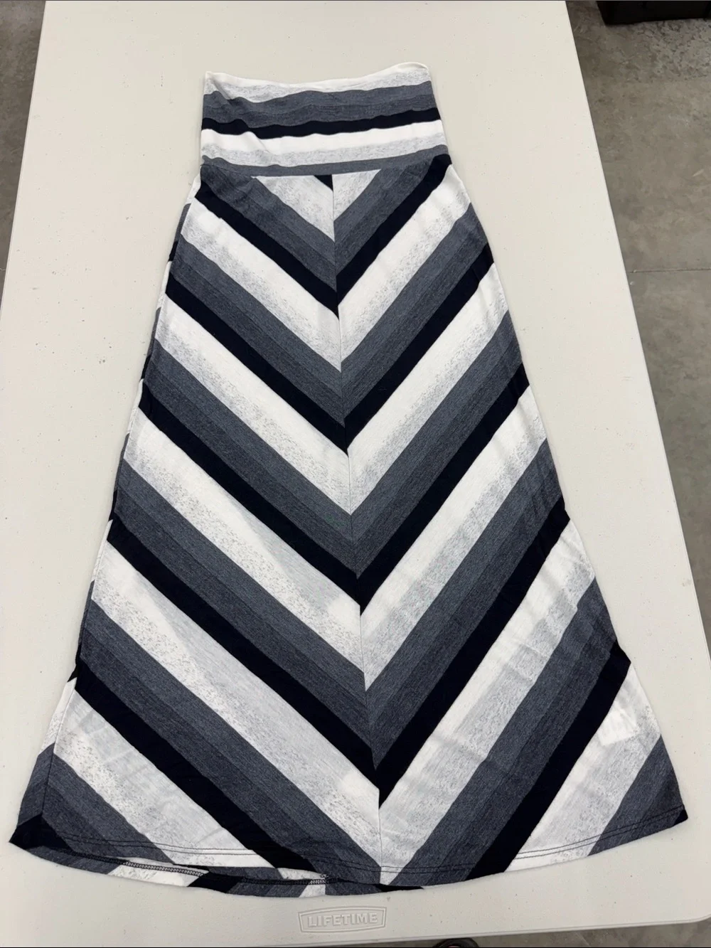 High-Waist Chevron Maxi Skirt in Black, Gray & White